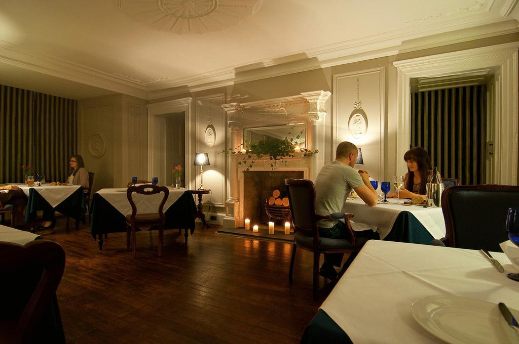 Barcaldine House & Self-Catering Cottages أوبان المطعم الصورة
